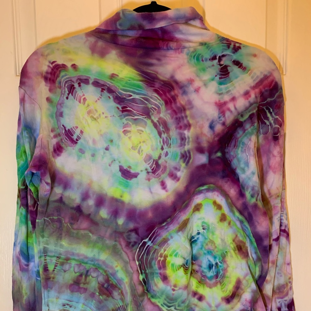 Tie Dye Geode Turtleneck